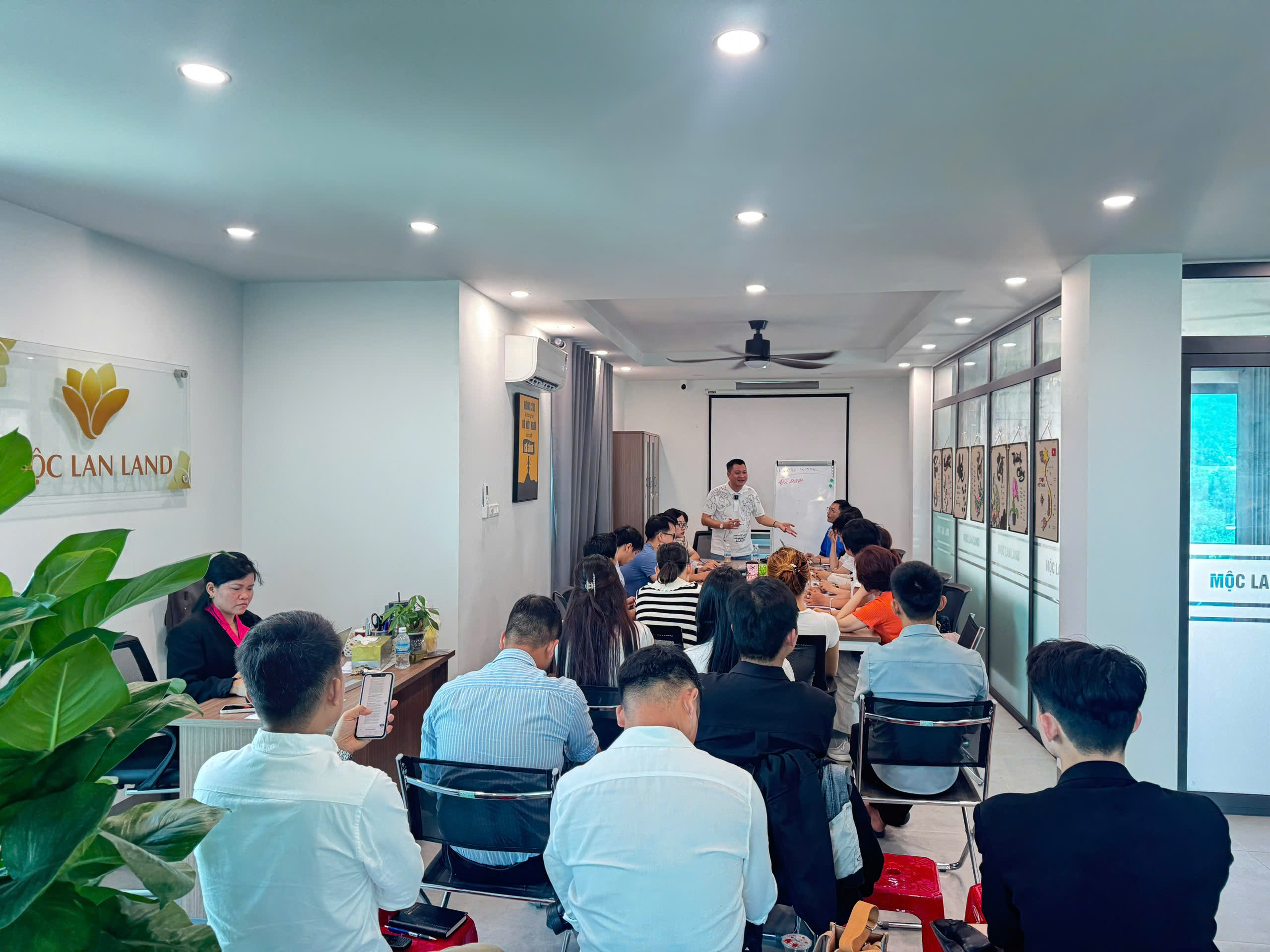 40 HỌC VIÊN BỒI DƯỠNG HÀNH NGHỀ MÔI GIỚI BẤT ĐỘNG SẢN TẠI CAM RANH