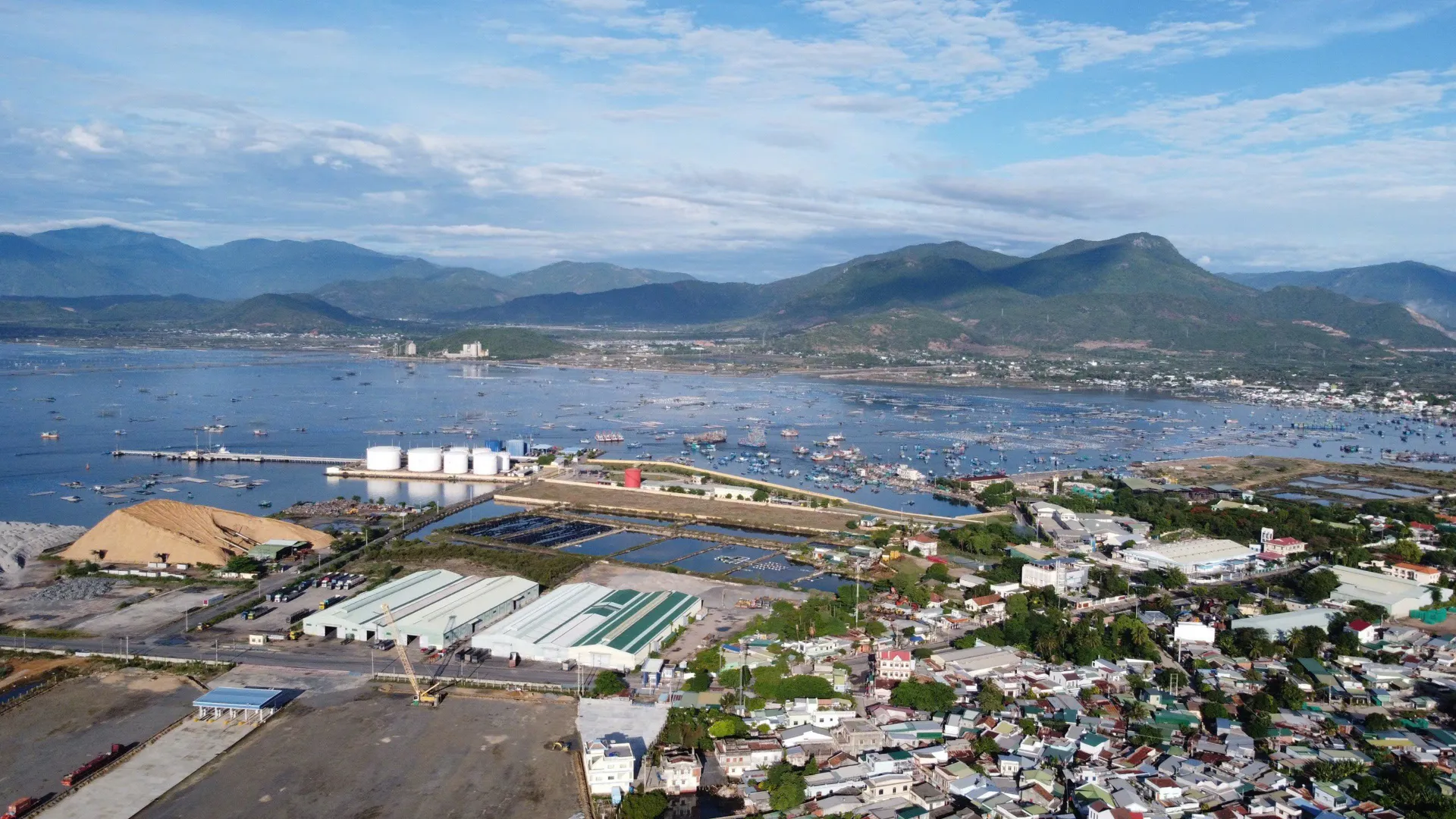 KHÁNH HÒA ĐĂNG KÝ KHỞI CÔNG 5 DỰ ÁN CHÀO MỪNG ĐẠI HỘI ĐẢNG TOÀN QUỐC XIV